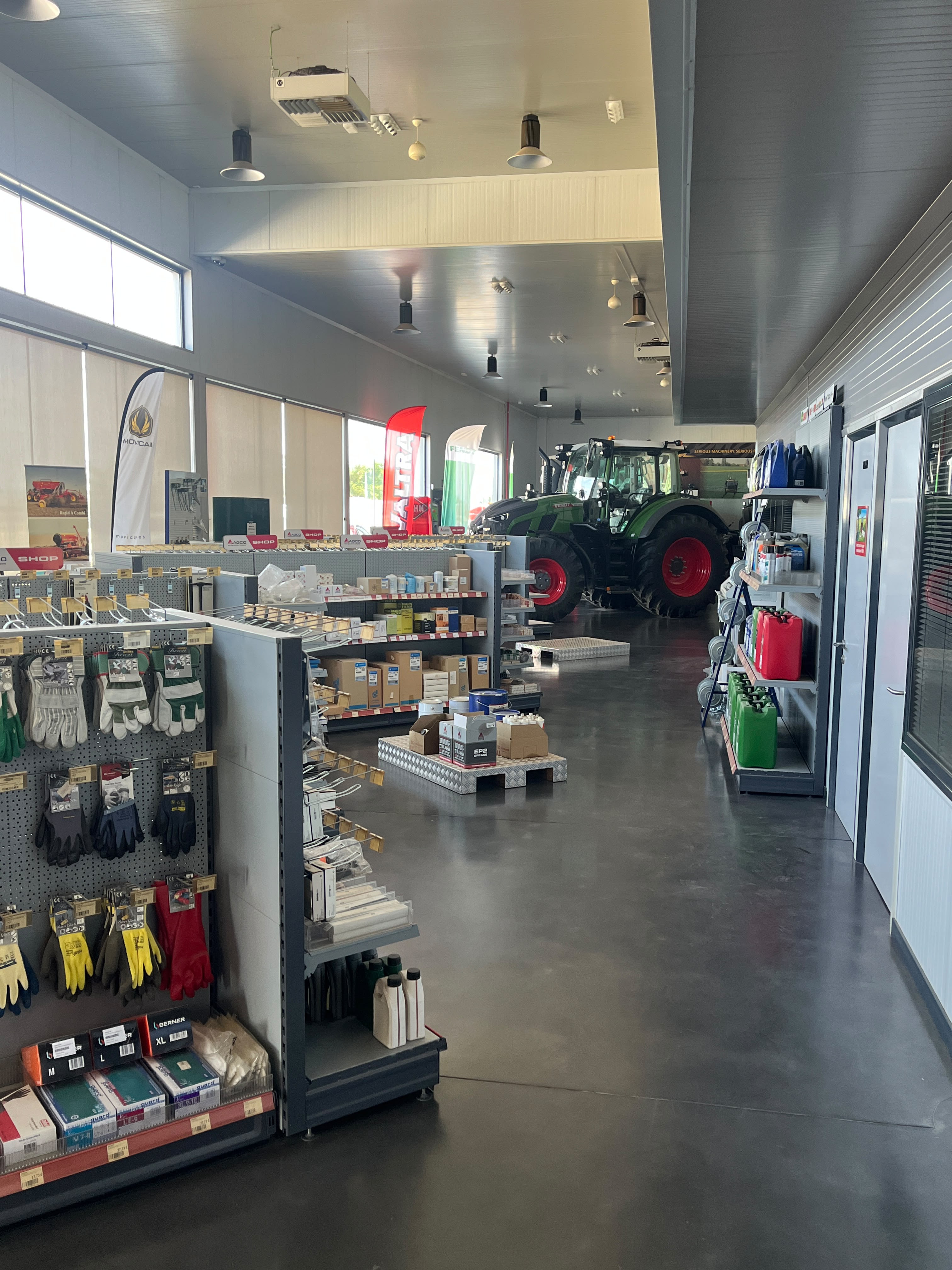 Instalaciones de Algeinsa en Yunquera de Henares (3 de 5)